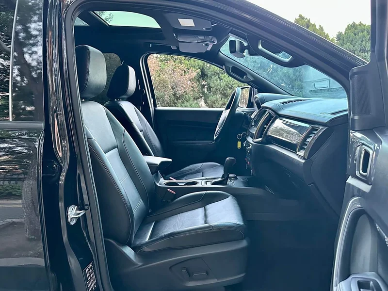 Ford Everest — фото 12