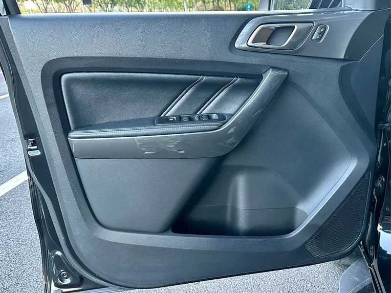 Ford Everest — фото 13