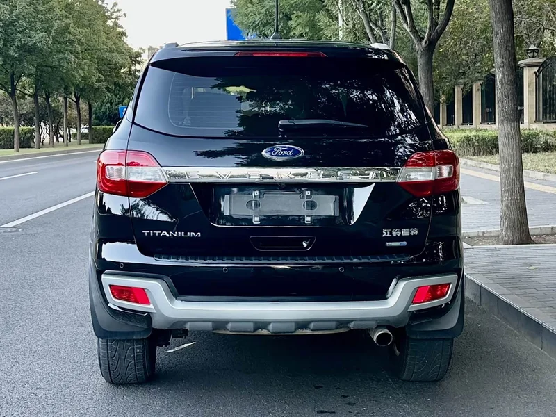Ford Everest — фото 15