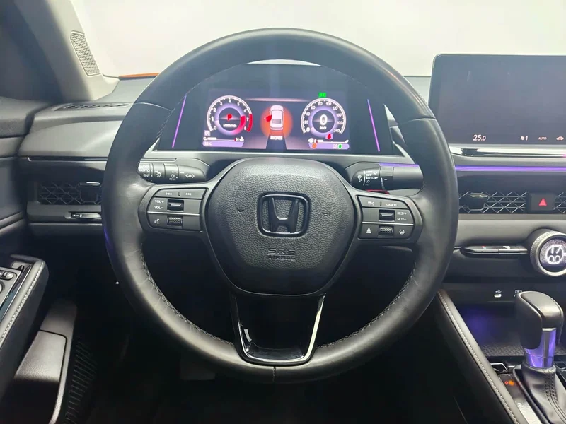 Honda Accord — фото 12