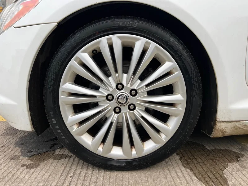 Jaguar XF — фото 4