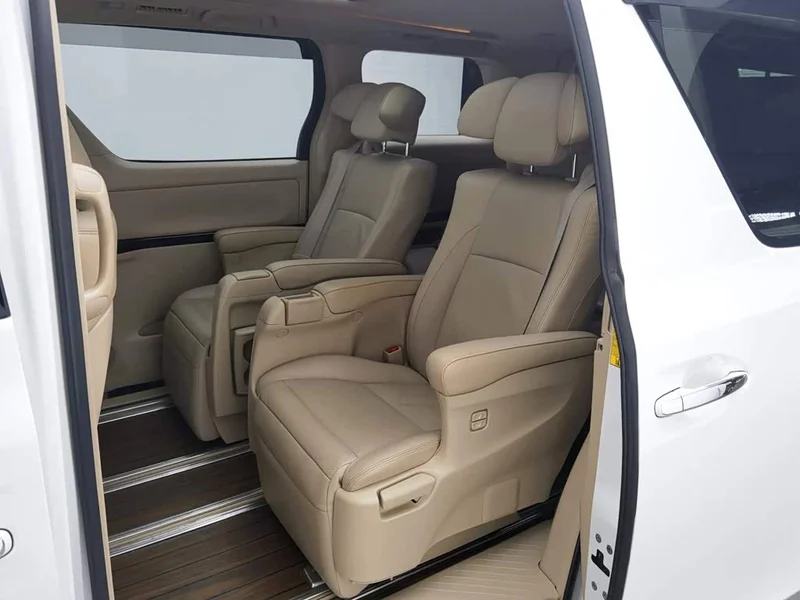 Toyota Alphard — фото 15