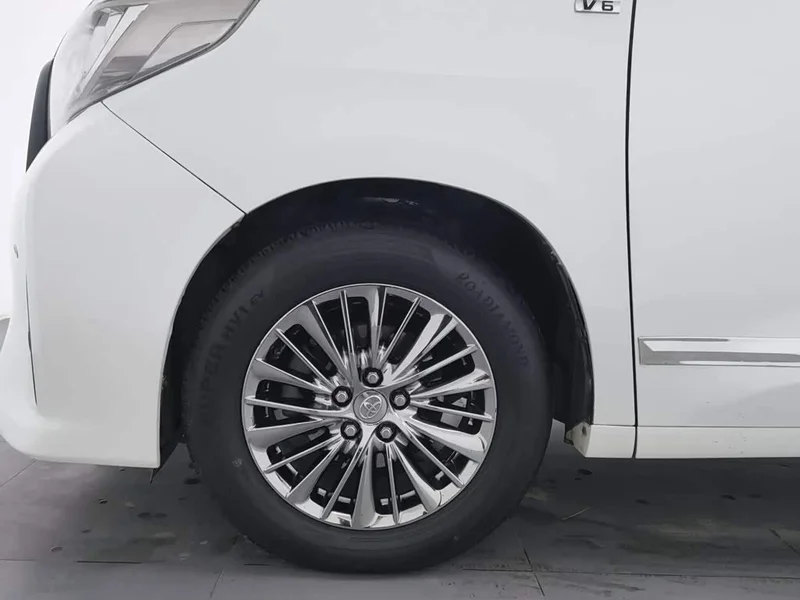 Toyota Alphard — фото 17