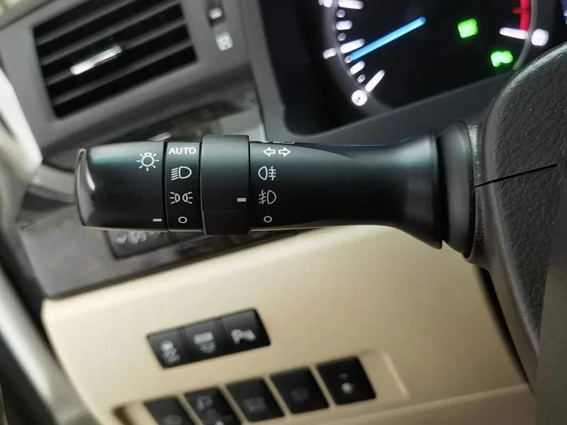 Toyota Alphard — фото 21