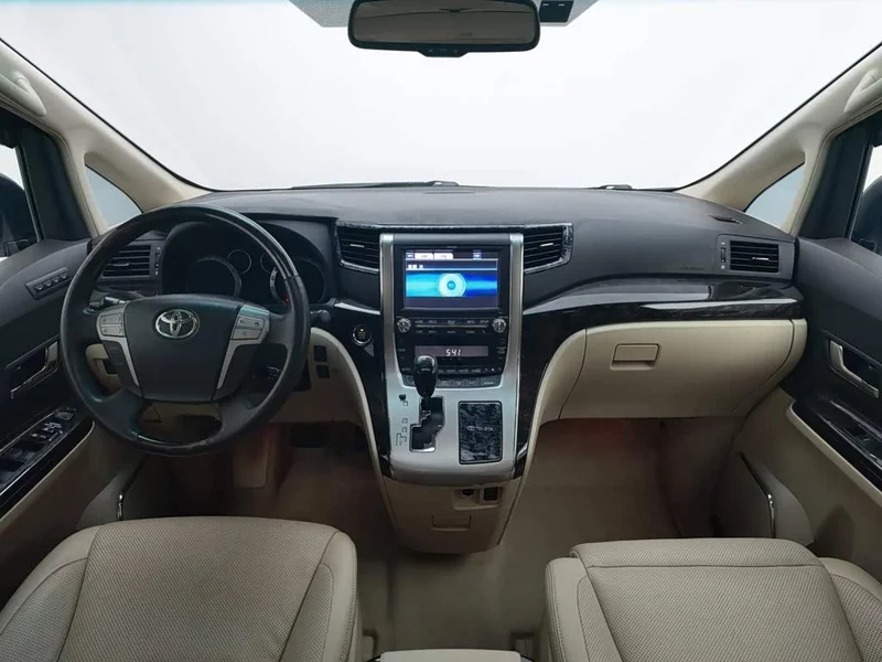 Toyota Alphard — фото 5