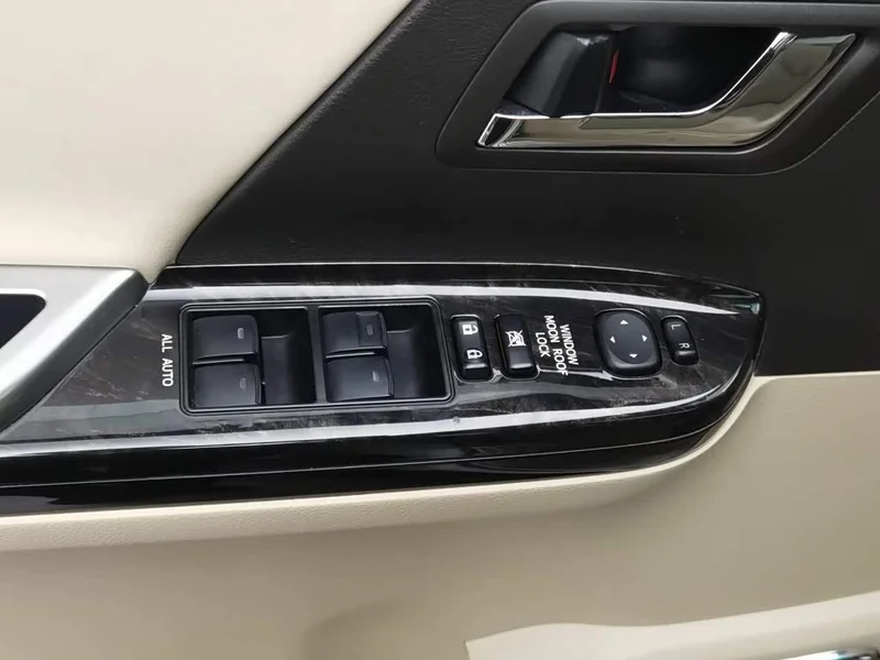 Toyota Alphard — фото 9