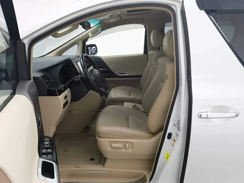 Toyota Alphard — фото 10