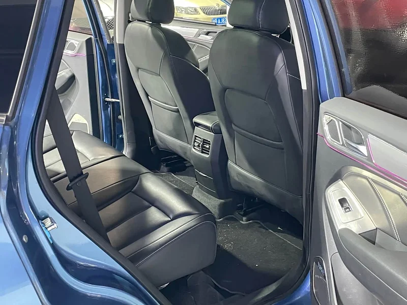Roewe RX5 — фото 10
