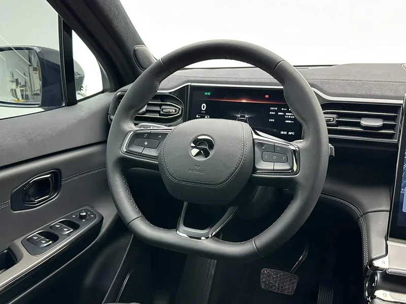 NIO EC6 — фото 21