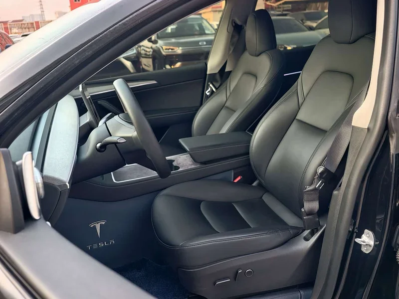 Tesla Model Y — фото 11