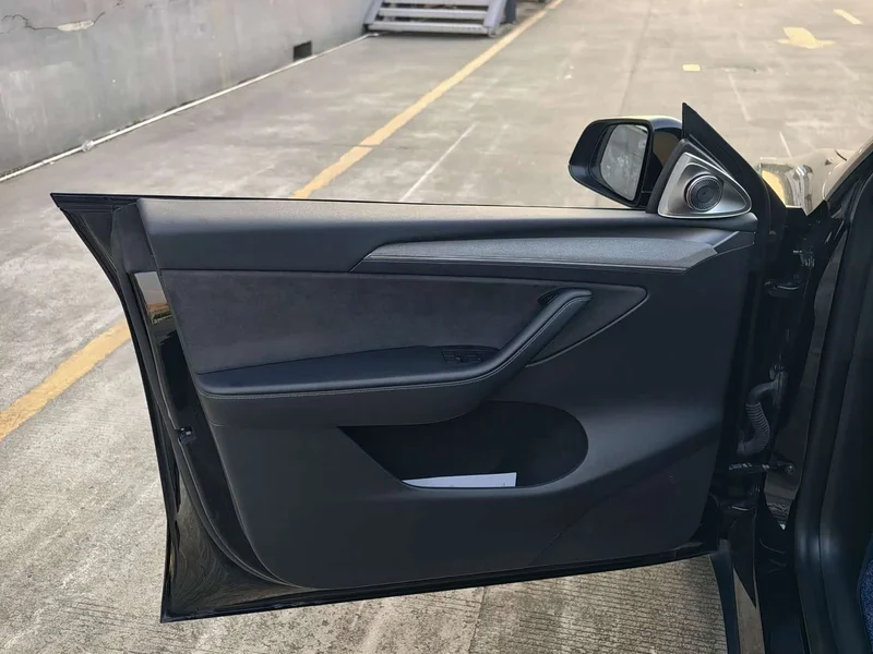Tesla Model Y — фото 12