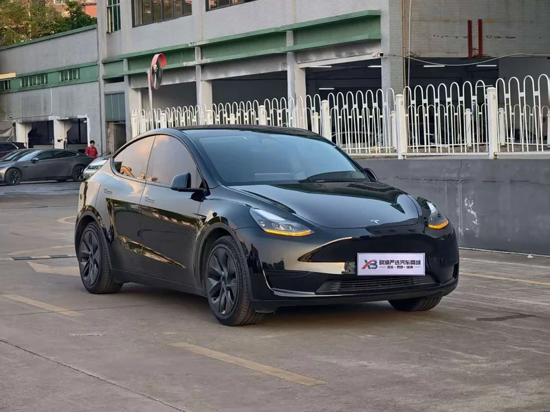 Tesla Model Y — фото 4