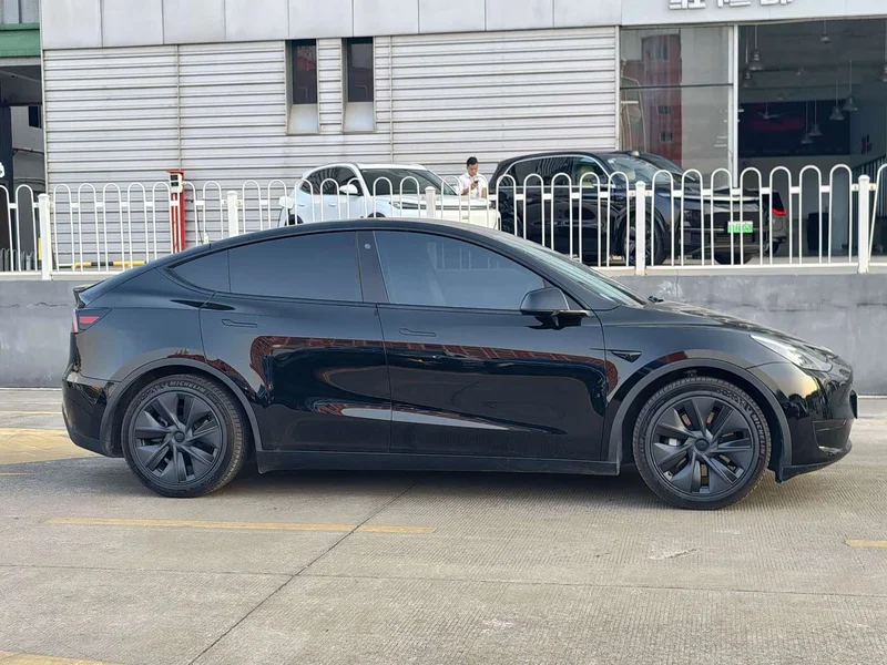 Tesla Model Y — фото 7