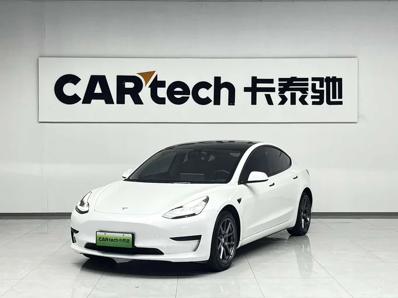 Tesla Model 3 — фото 1