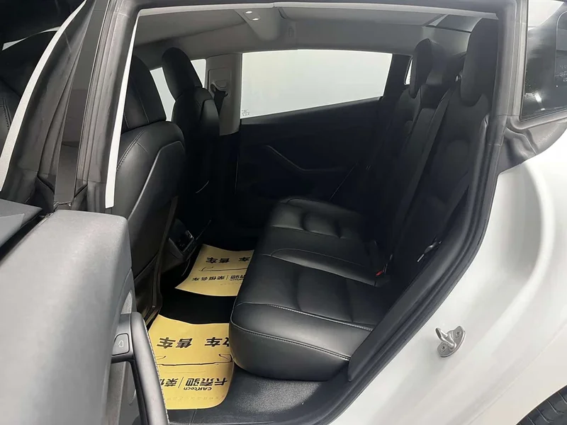 Tesla Model 3 — фото 11