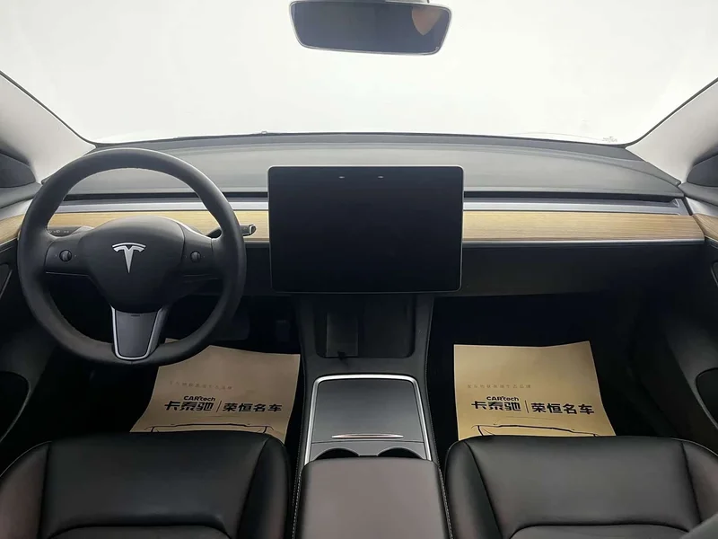 Tesla Model 3 — фото 4