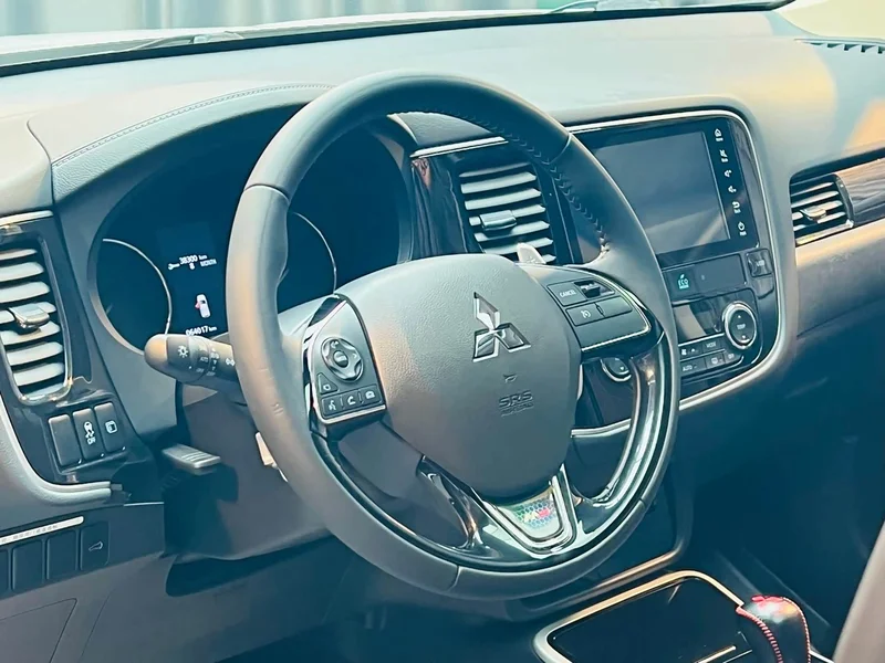 Mitsubishi Outlander — фото 16