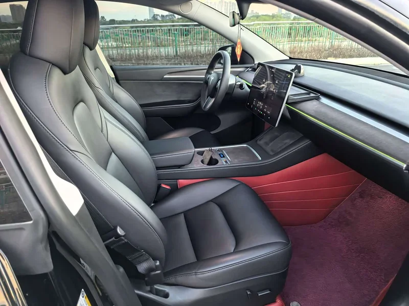Tesla Model Y — фото 11