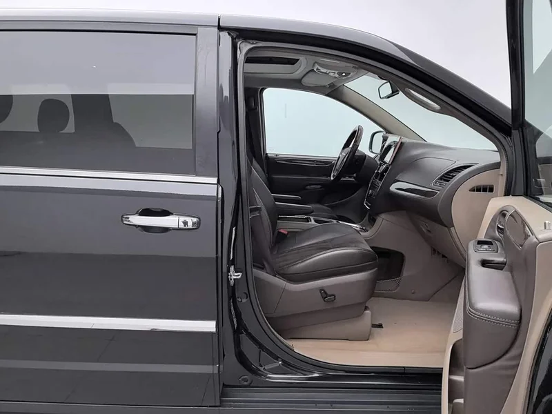 Jeep Grand Voyager Imported — фото 23