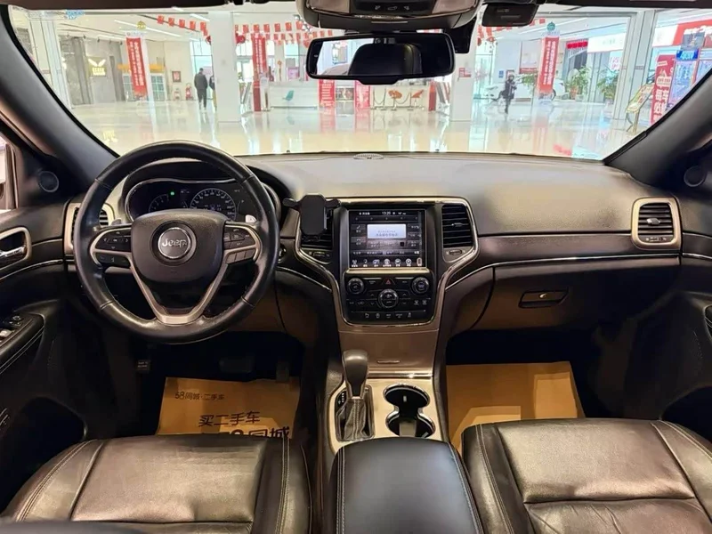 Jeep Grand Cherokee (Imported) — фото 6