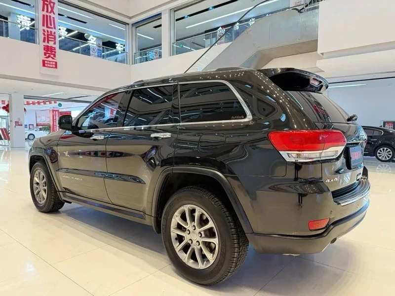Jeep Grand Cherokee (Imported) — фото 9