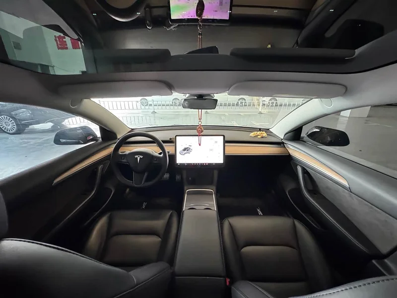 Tesla Model 3 — фото 14