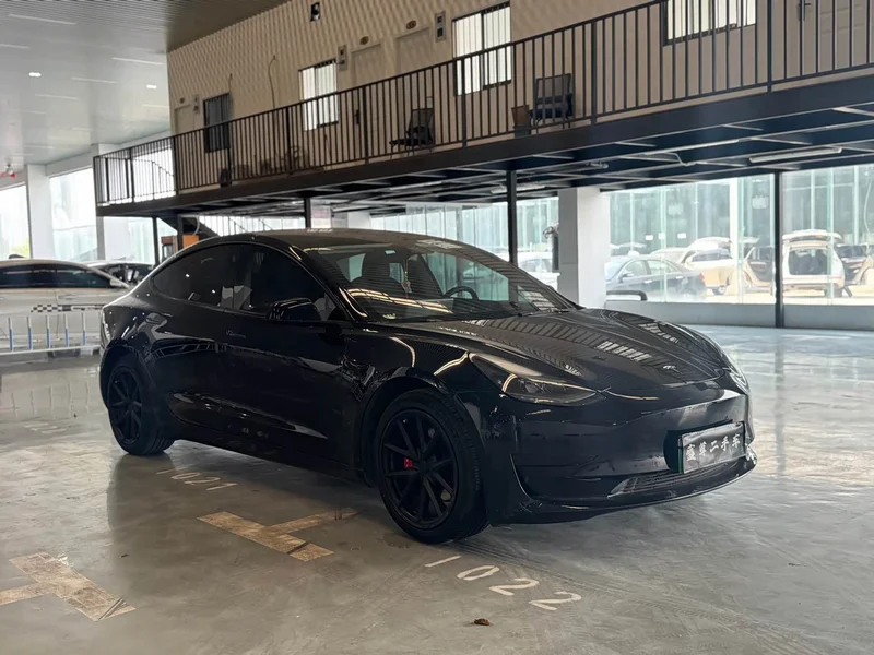 Tesla Model 3 — фото 3