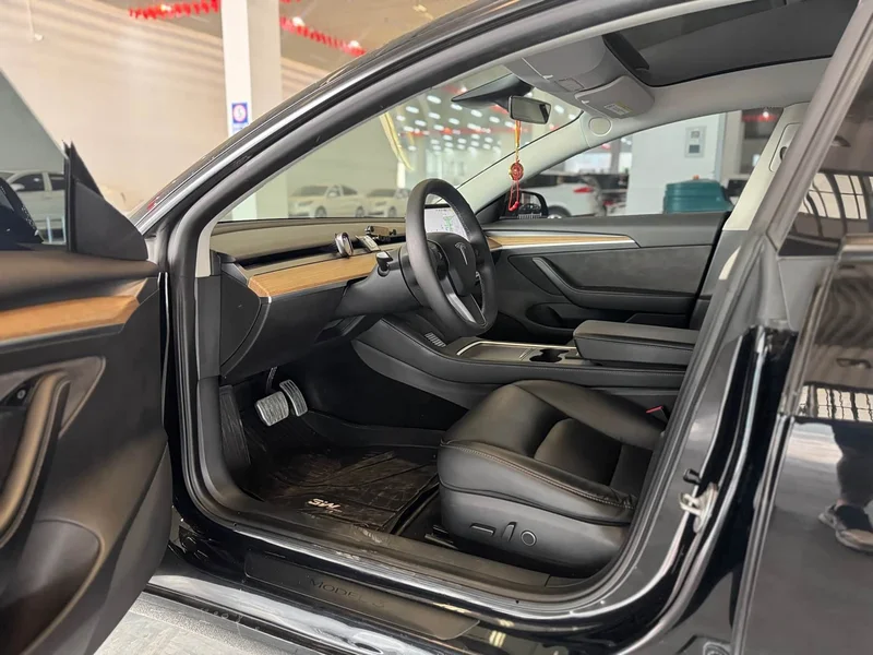 Tesla Model 3 — фото 6