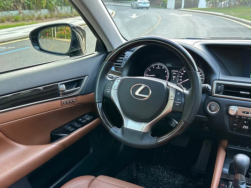 Lexus GS — фото 20