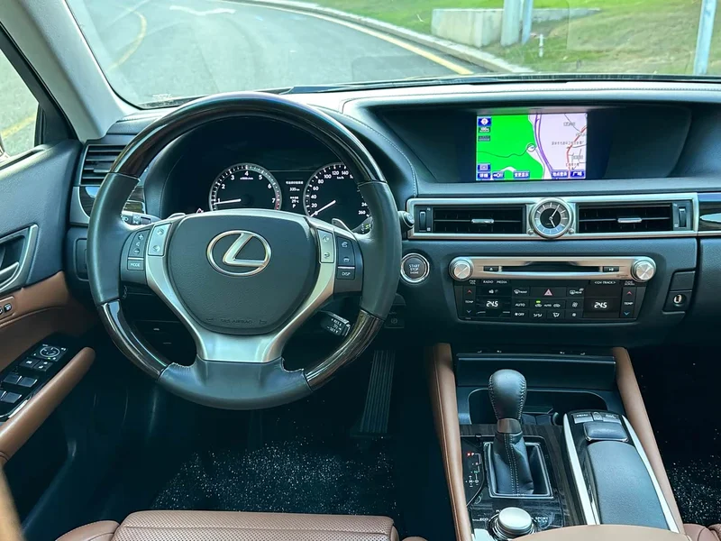 Lexus GS — фото 21