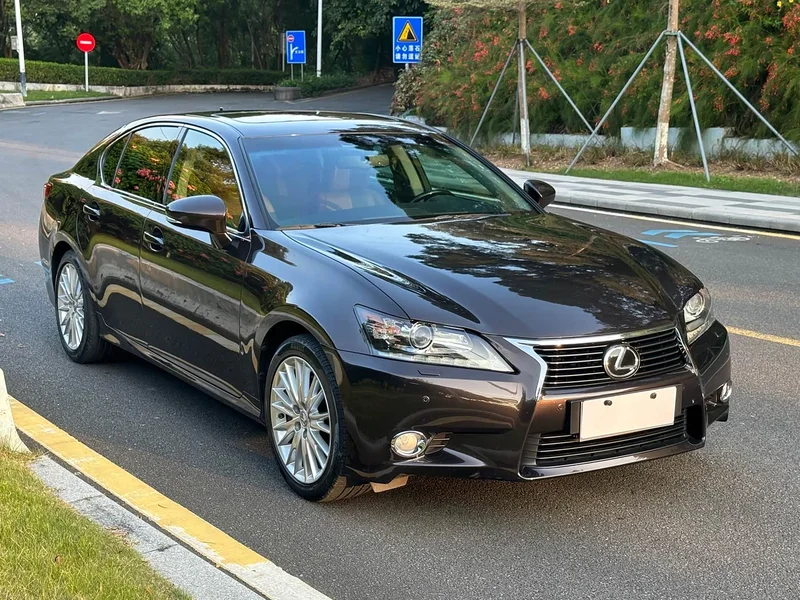 Lexus GS — фото 3