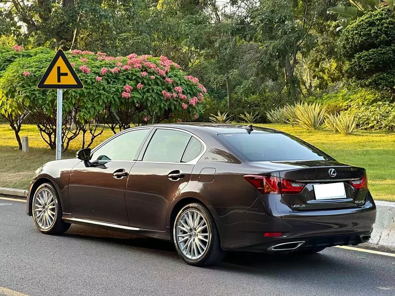 Lexus GS — фото 5