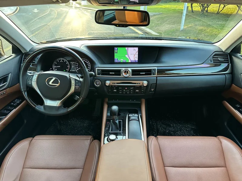Lexus GS — фото 8