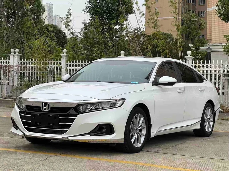 Honda Accord — фото 1