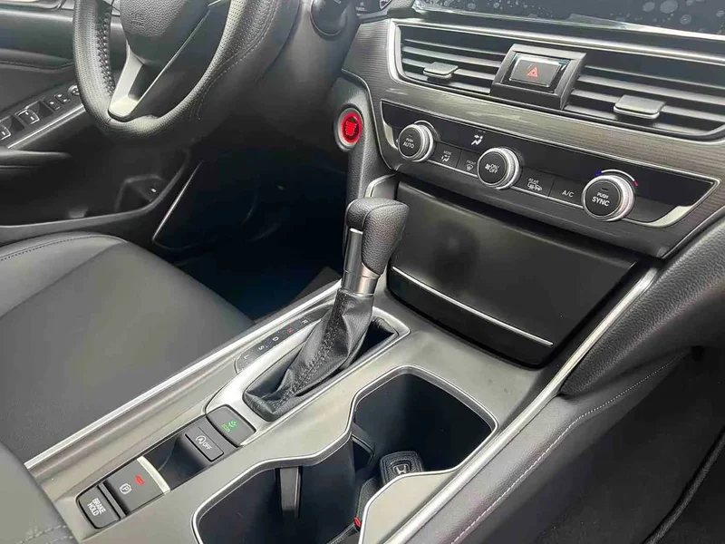 Honda Accord — фото 12
