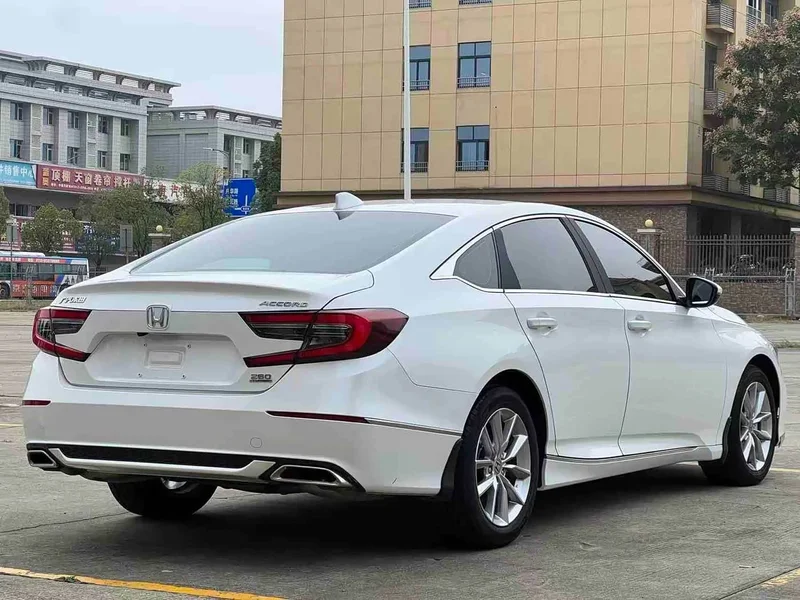 Honda Accord — фото 4