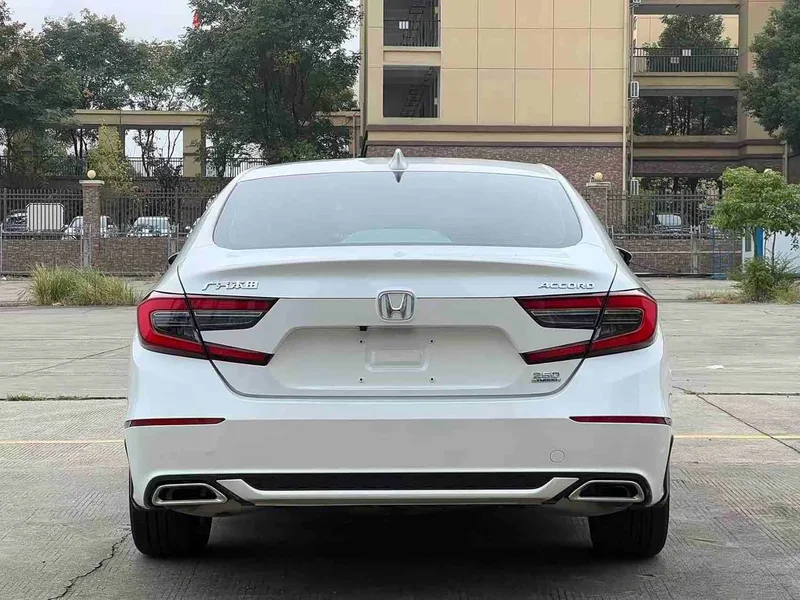 Honda Accord — фото 5