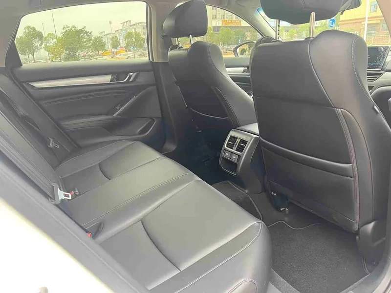Honda Accord — фото 9