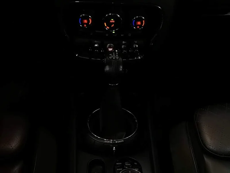 MINI CLUBMAN — фото 13