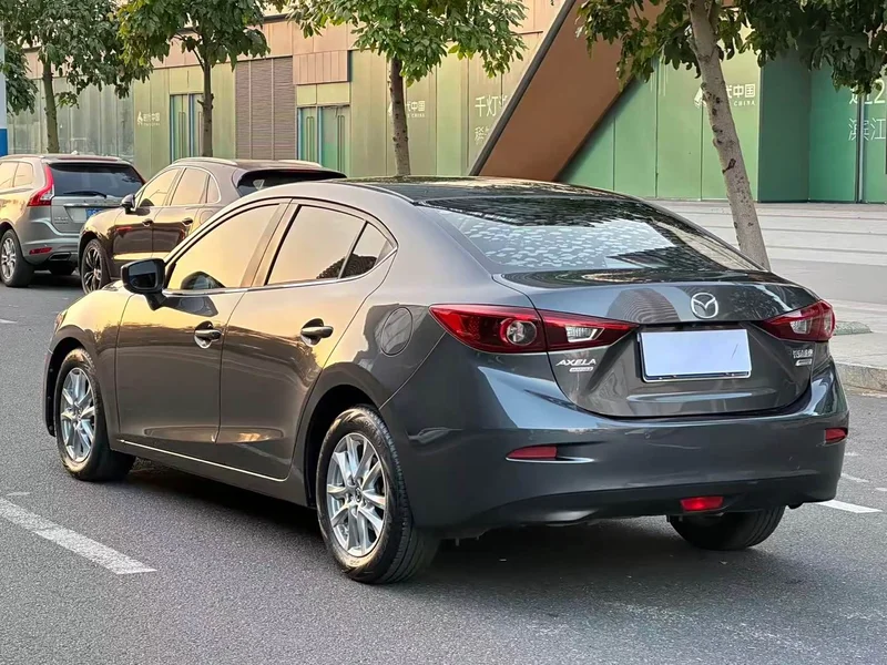 Mazda 3 Axela — фото 17