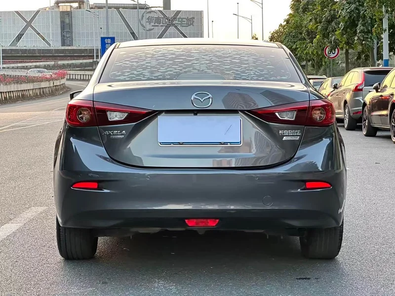 Mazda 3 Axela — фото 18