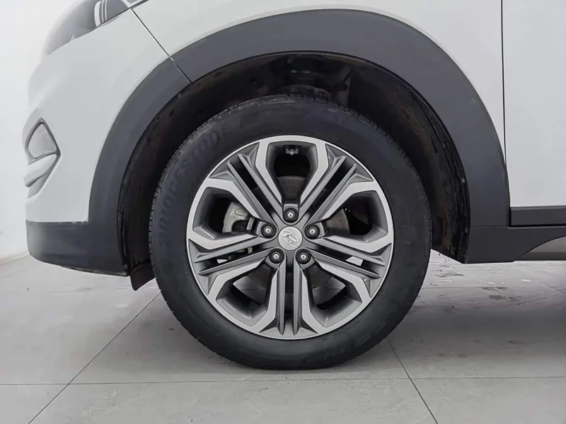 Hyundai Tucson — фото 17