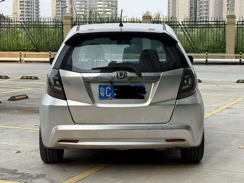 Honda Fit — фото 4