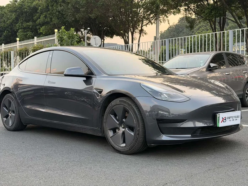 Tesla Model 3 — фото 3