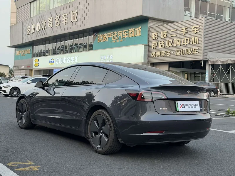 Tesla Model 3 — фото 4