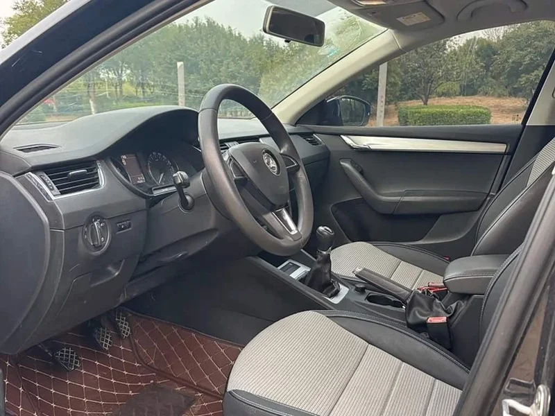 Volkswagen Octavia — фото 8