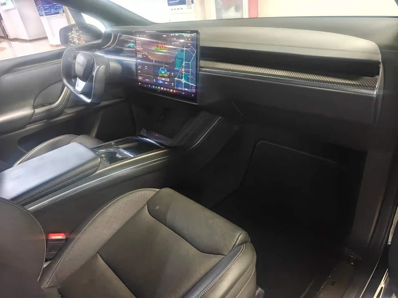 Tesla Model X — фото 10