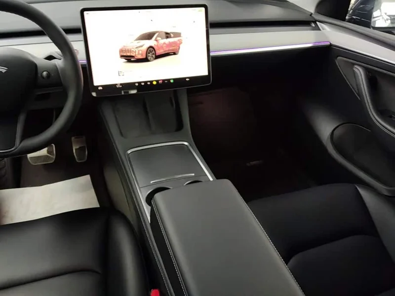 Tesla Model Y — фото 13