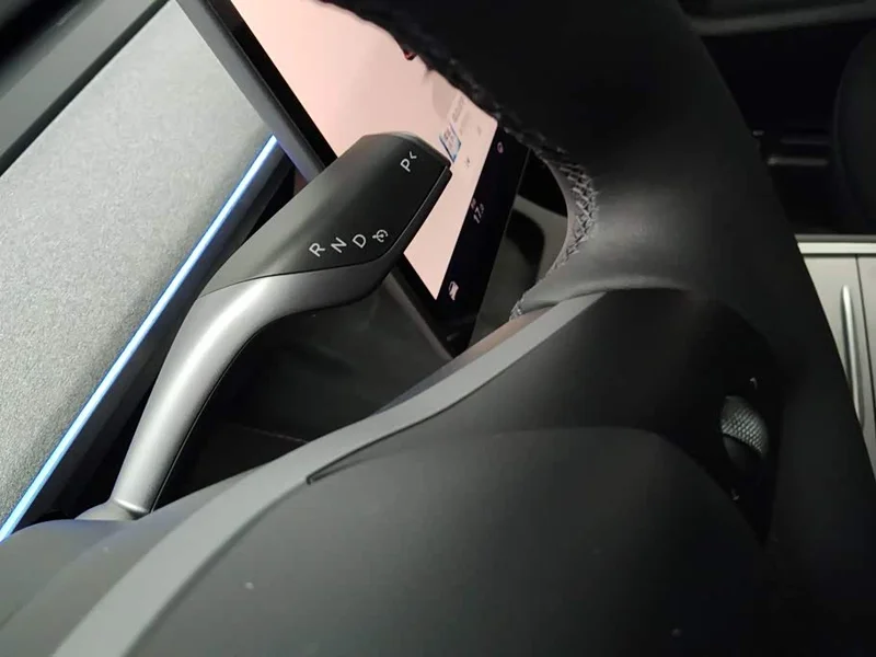 Tesla Model Y — фото 16