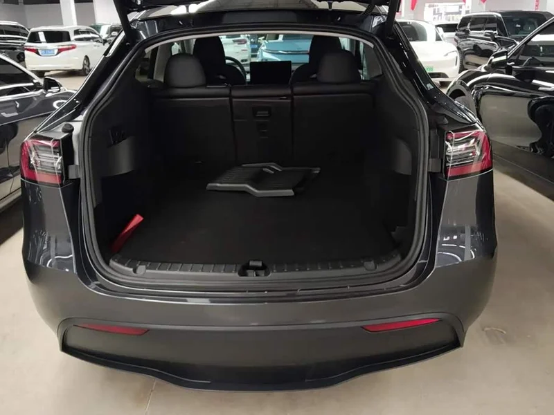 Tesla Model Y — фото 4